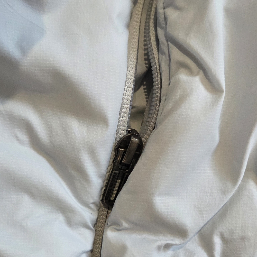 Under Armour Women's Light Blue Ski Jacket - Picture 6 of 8